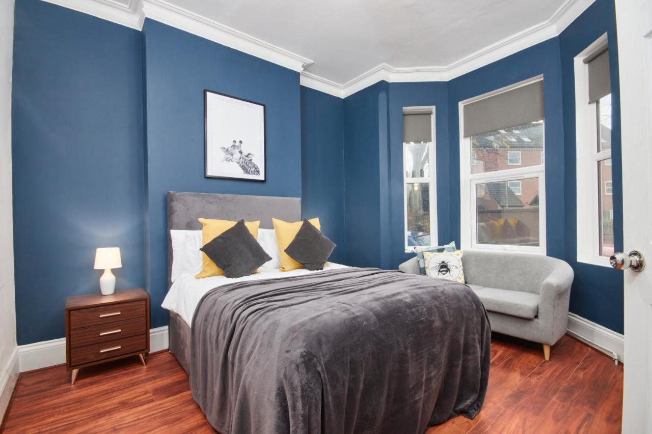 5 Bed House In Leamington Spa Perfect For Contractors With 7 Beds By Purestay - 14 Night Min! Exterior foto