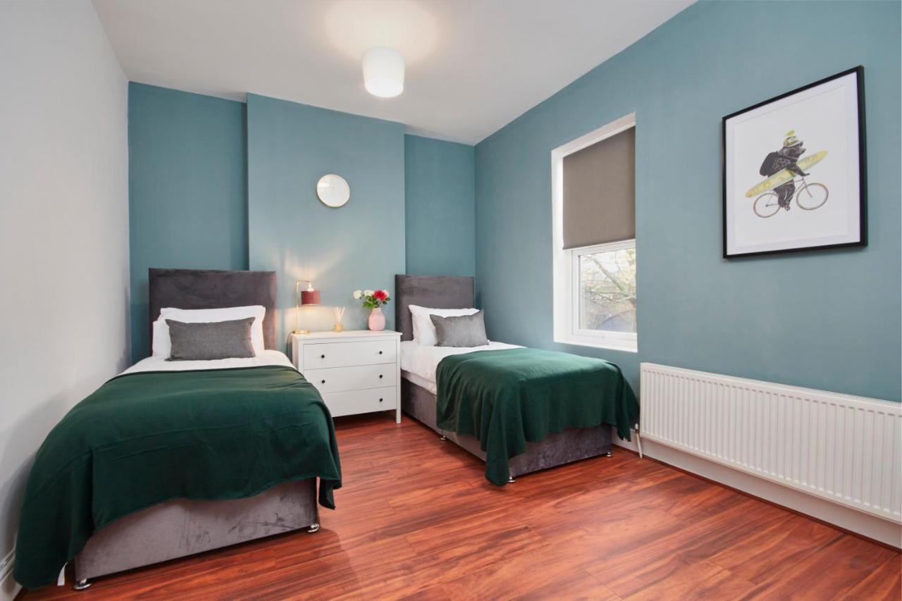 5 Bed House In Leamington Spa Perfect For Contractors With 7 Beds By Purestay - 14 Night Min! Exterior foto
