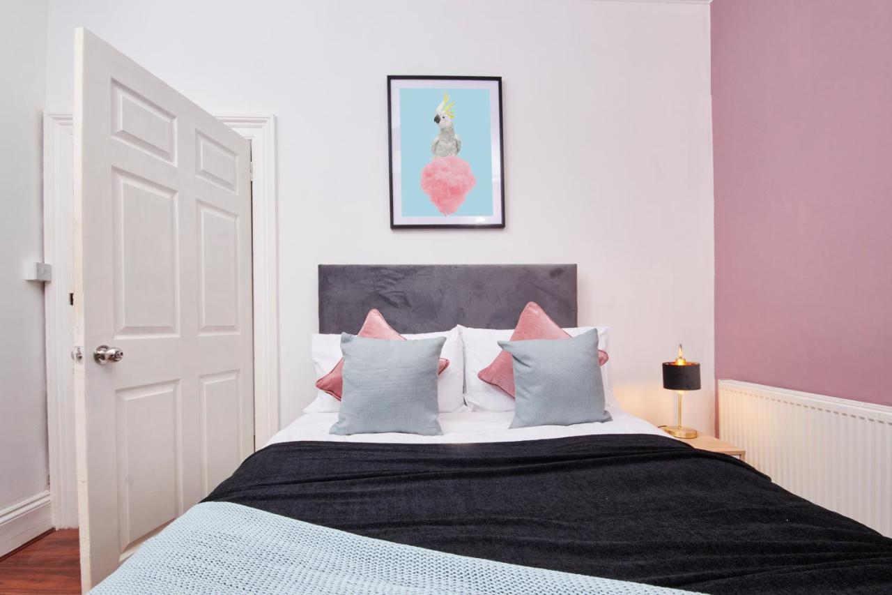 5 Bed House In Leamington Spa Perfect For Contractors With 7 Beds By Purestay - 14 Night Min! Exterior foto
