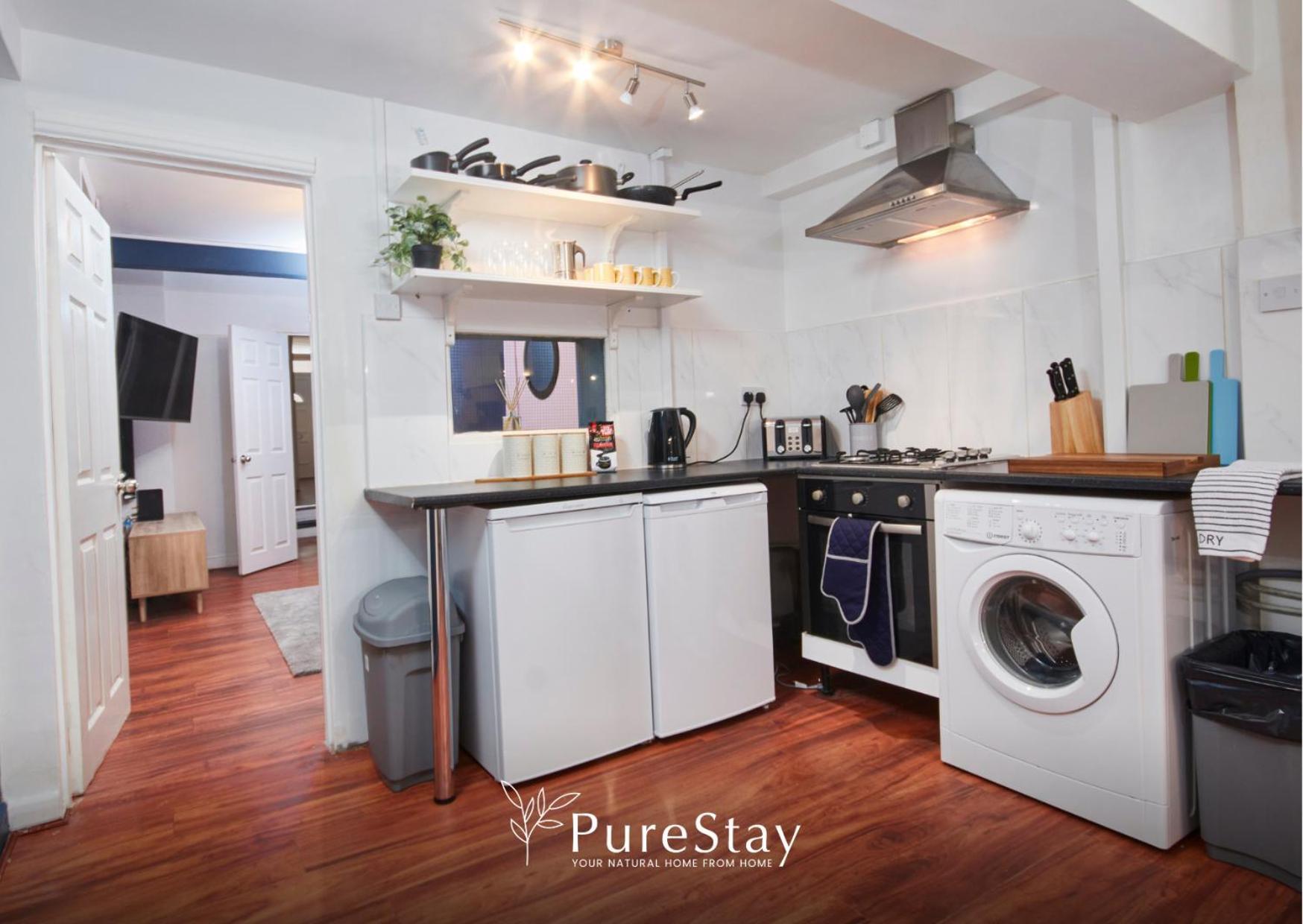 5 Bed House In Leamington Spa Perfect For Contractors With 7 Beds By Purestay - 14 Night Min! Exterior foto